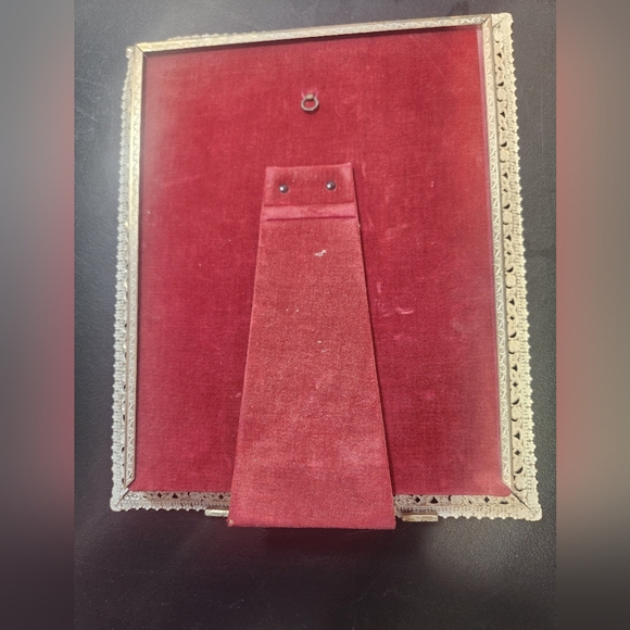 Vintage Metal Frame 8 x 10 - Picture 2 of 2